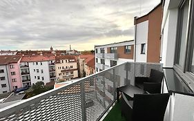 Sky Apartments 512